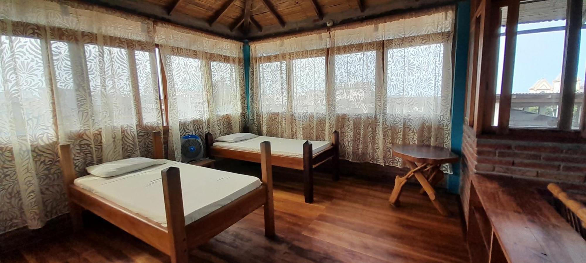 Hotel Boutique Hurvinek Montañita Buitenkant foto