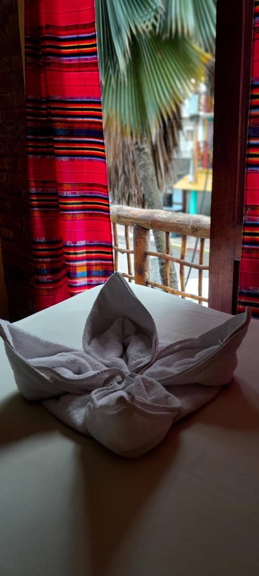 Hotel Boutique Hurvinek Montañita Buitenkant foto