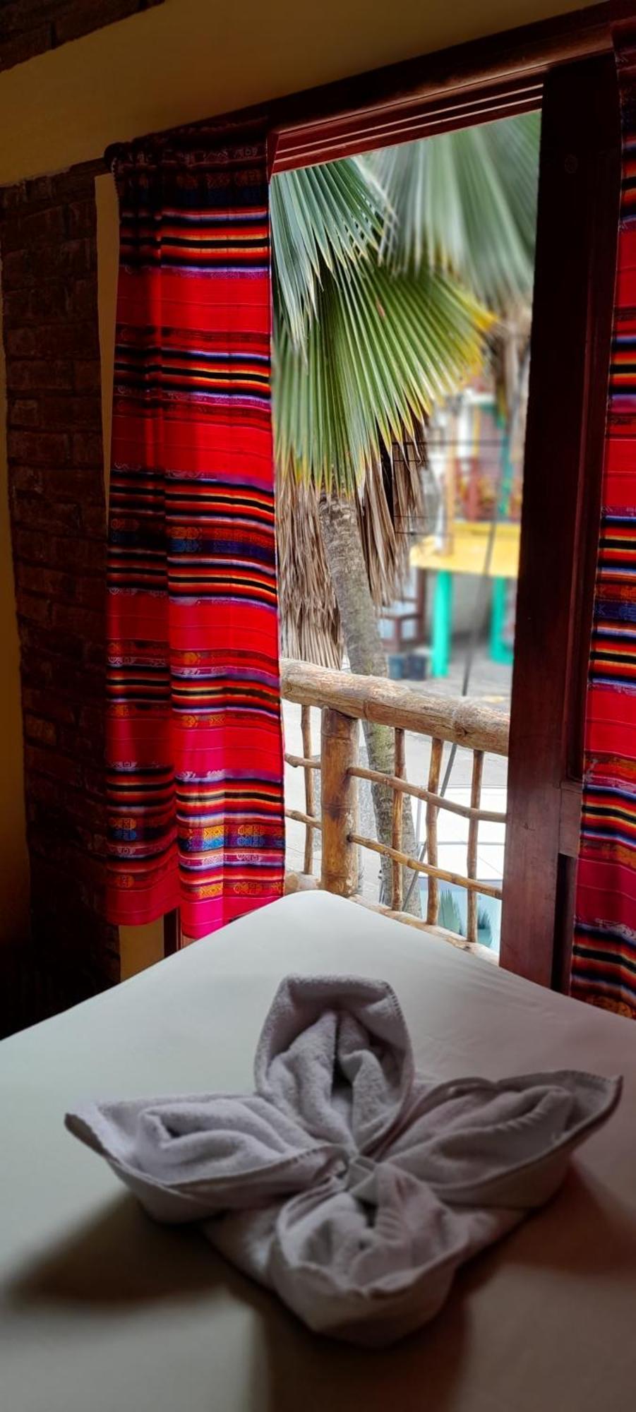 Hotel Boutique Hurvinek Montañita Buitenkant foto