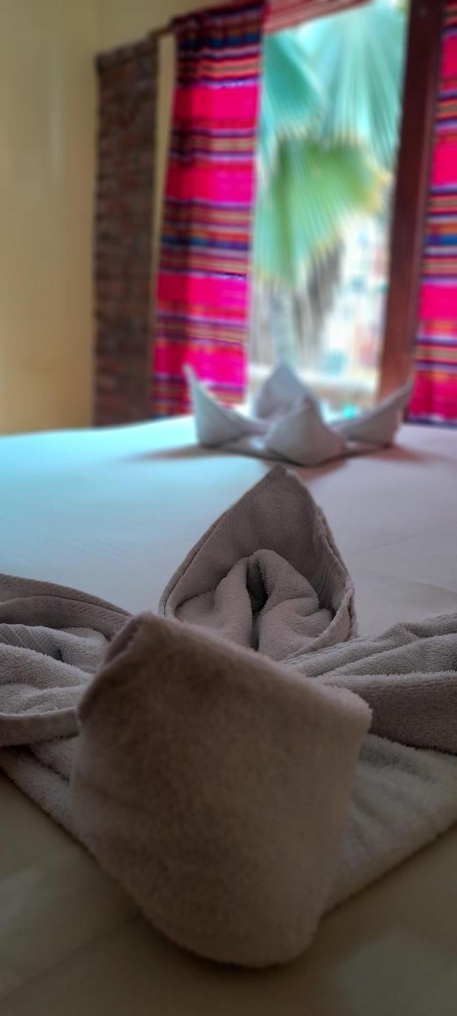 Hotel Boutique Hurvinek Montañita Buitenkant foto