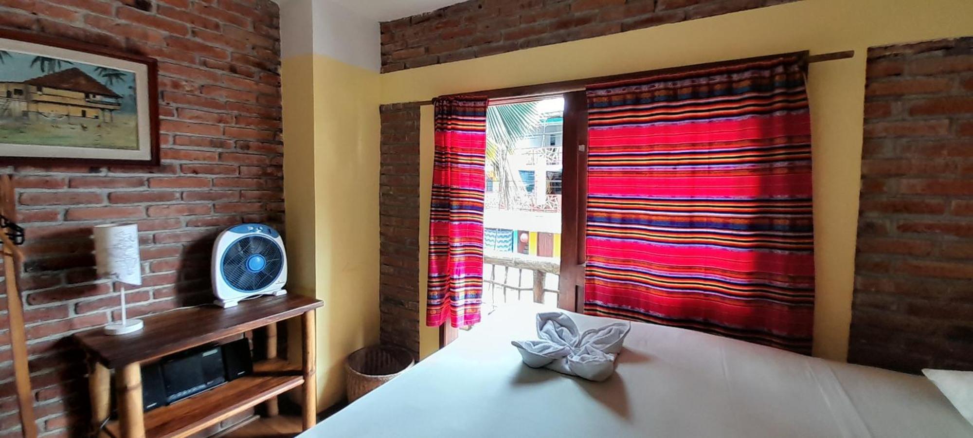 Hotel Boutique Hurvinek Montañita Buitenkant foto